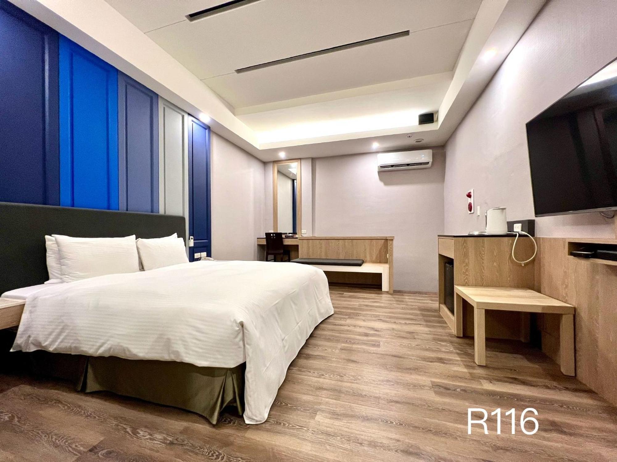Cigar Motel Tainan Exterior photo