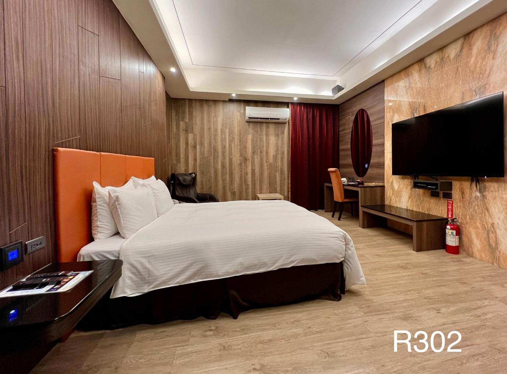 Cigar Motel Tainan Exterior photo