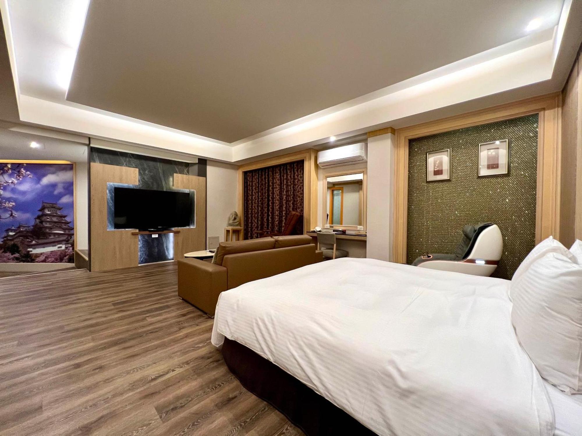 Cigar Motel Tainan Exterior photo